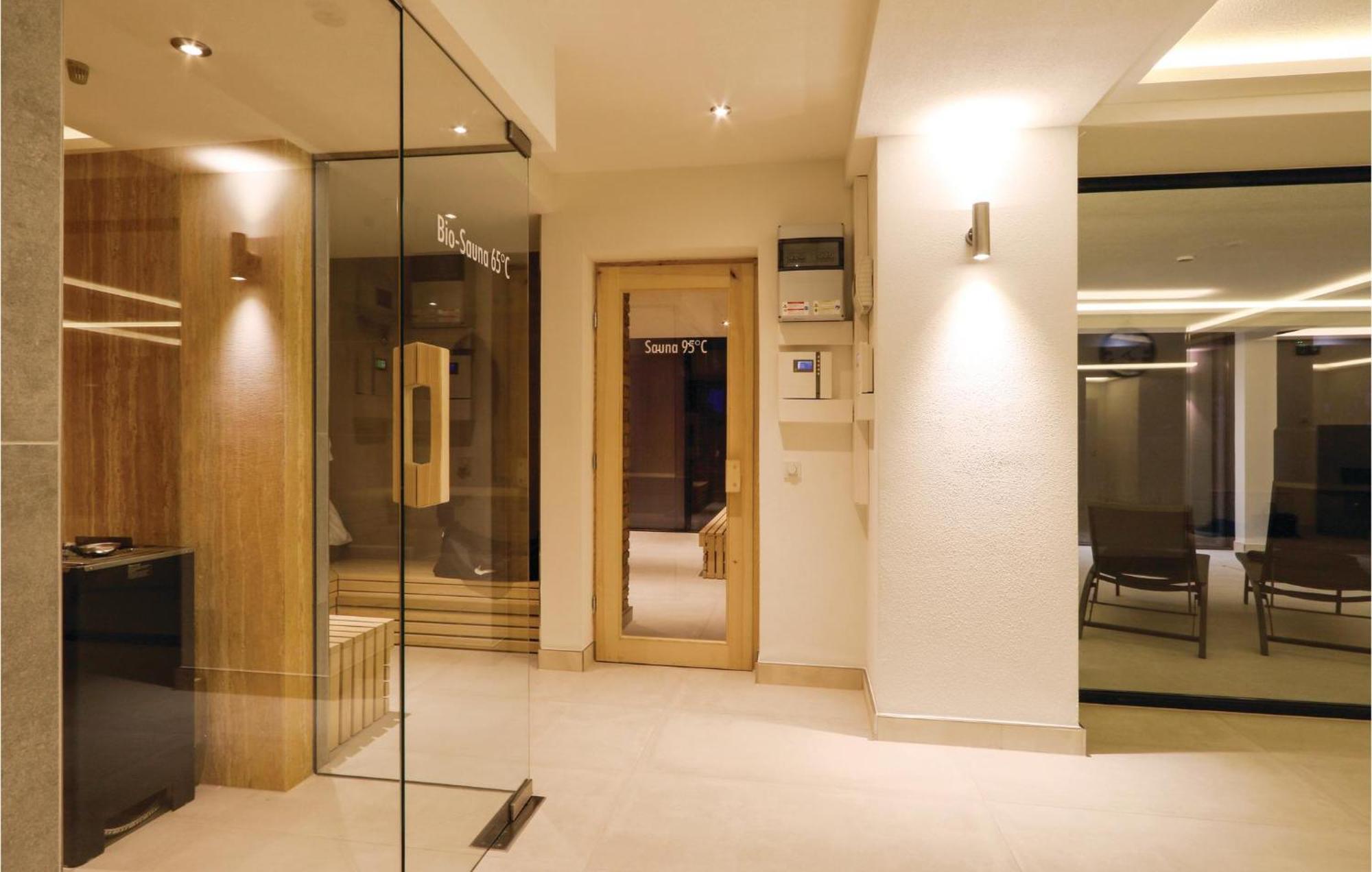 Sky Suite Eden Бінц Екстер'єр фото